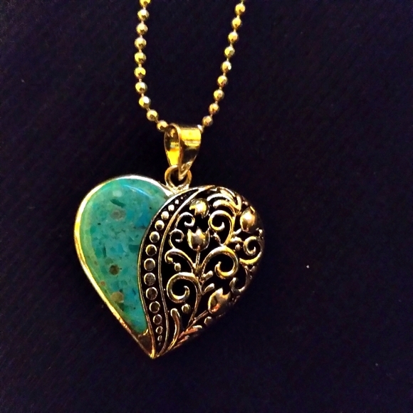 Jewelry - Sterling silver turquoise heart pendant